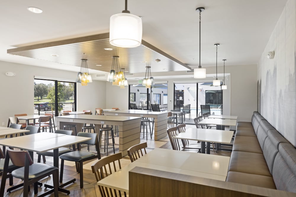 Complimentary breakfast area